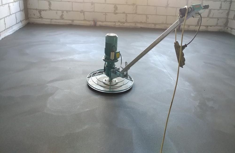 Полусухая стяжка пола мешалкой — это современное решение для создания ровного и прочного основания. Сократите время ремонта и повысите долговечность ваших полов благодаря минимальной усадке и быстрому высыханию.